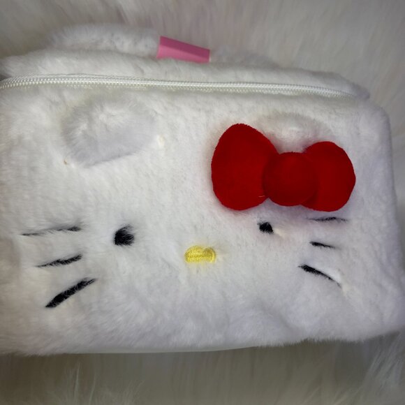 NEW Hello Kitty‎ Plush Cosmetic Bag Organizer - Picture 2 of 6